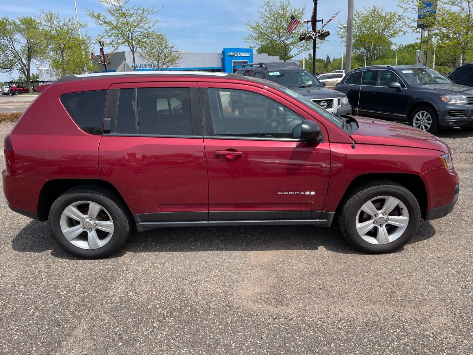 2016 Jeep Compass Sport 4WD (1C4NJDBB8GD) with an 2.4L L4 DOHC 16V engine, AUTOMATIC transmission, located at 434 West Main Street, Anoka, MN, 55303, (763) 576-9696, 45.201759, -93.396706 - Photo #3