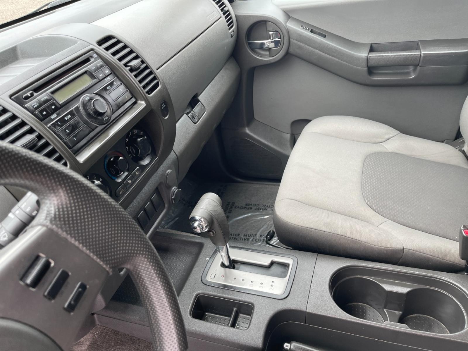 2011 Nissan Xterra S 2WD (5N1AN0NU2BC) with an 4.0L V6 DOHC 24V engine, AUTOMATIC transmission, located at 434 West Main Street, Anoka, MN, 55303, (763) 576-9696, 45.201759, -93.396706 - Photo #10