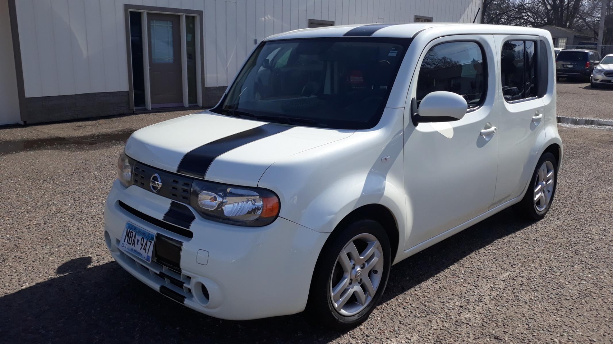 2009 WHITE /GRAY Nissan cube 1.8 Base (JN8AZ28R09T) with an 1.8L L4 DOHC 16V engine, automatic transmission, located at 434 West Main Street, Anoka, MN, 55303, (763) 576-9696, 45.201759, -93.396706 - Photo #0