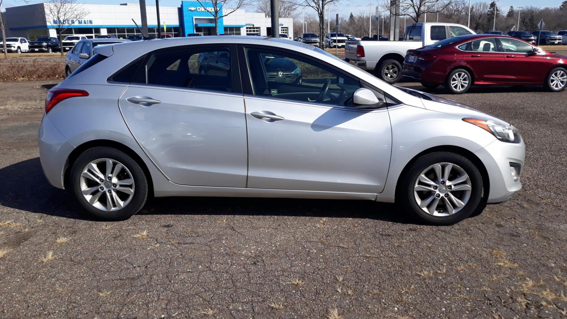 2014 SILVER /BLACK Hyundai Elantra GT A/T (KMHD35LH1EU) with an 2.0L L4 16V DOHC engine, 6-Speed Automatic transmission, located at 434 West Main Street, Anoka, MN, 55303, (763) 576-9696, 45.201759, -93.396706 - Photo#3